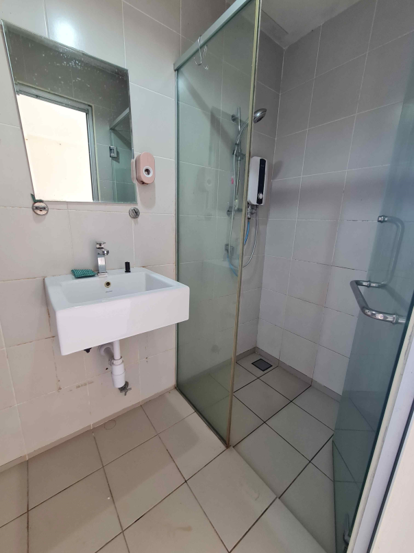 Suria Jelutong Condo 450sf Studio Semi Furnished B - photo 11