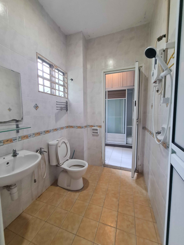 Taman Mutiara Puchong 2 Storey Terrace House 22x80 - photo 11