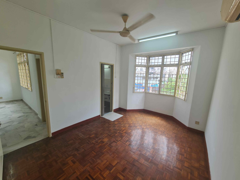 Subang Court 8 Apt 1033sf 3room 2bath Partly Furni - photo 11
