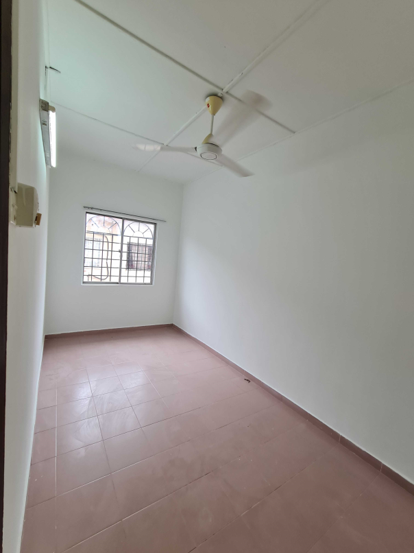 Puchong Jaya Freehold 2 Storey Terrace House 15x55 - photo 11