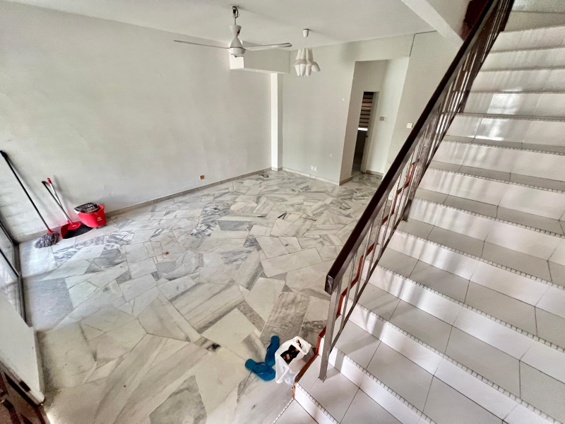 Puchong Taman Wawasan 2-Storey House 18x65sf Gated - photo 3