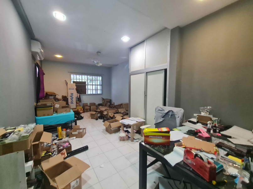 Bukit Puchong 2-Sty Corner House 3575sf Renovated - photo 11