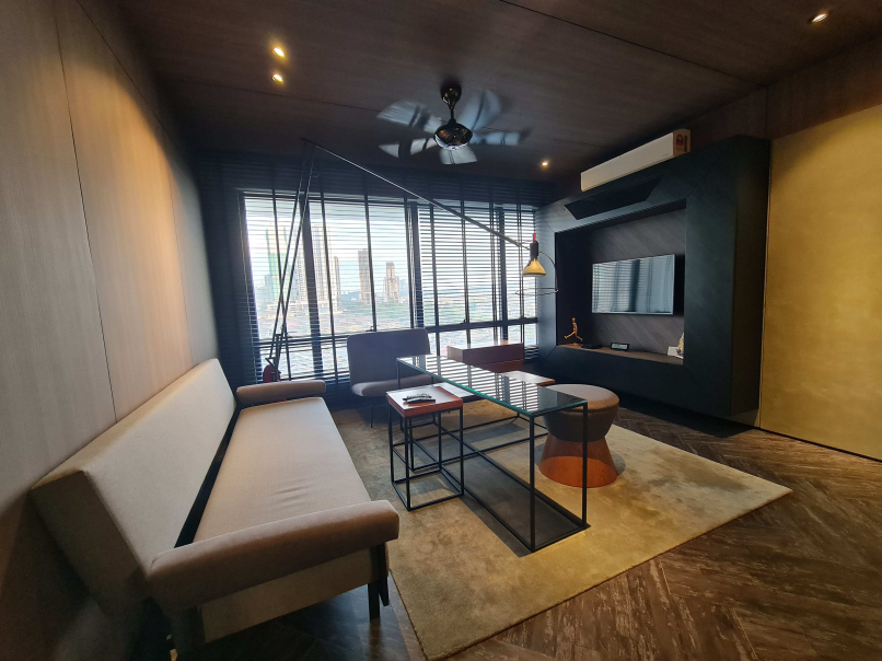 You One Condo 650sf Fully Reno Furnished 2parkin - photo 2