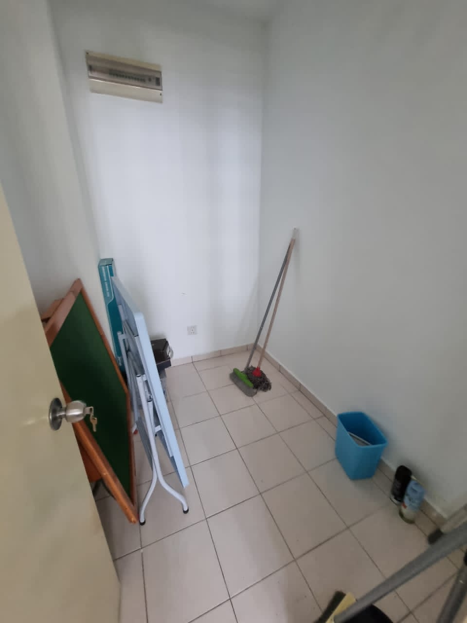 Sri Jati 2 Condo Freehold 1199sf 4room Reno High F - photo 8