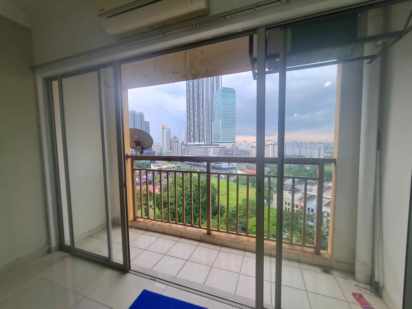 Sri Jati 2 Condo Freehold 1199sf 4room Reno High F - photo 11
