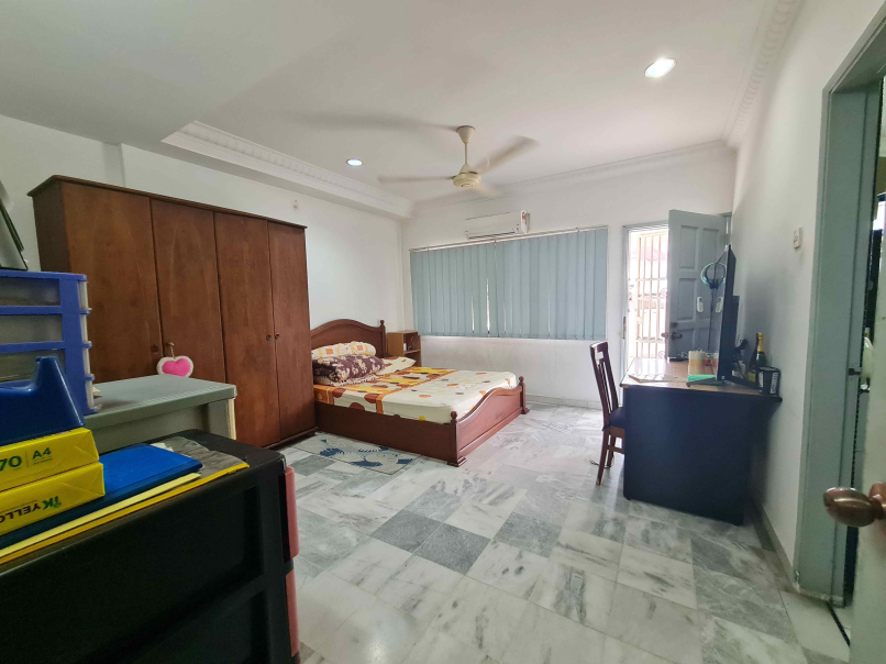 Puchong Jaya 2-Sty House 20x75sf Fully Extend Gate - photo 6
