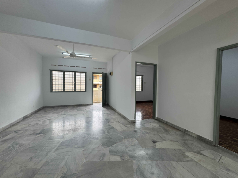 Subang Court 2 Walk Up Apt 732sf 3room 1bath Just - photo 3