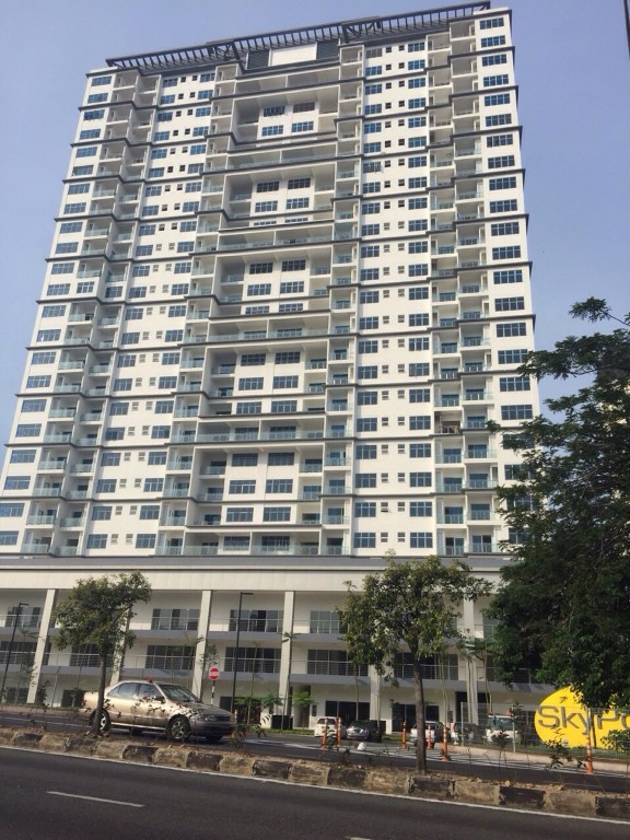 Skypod Condo Freehold 1248sf Corner 3room 3bath 3c - photo 7