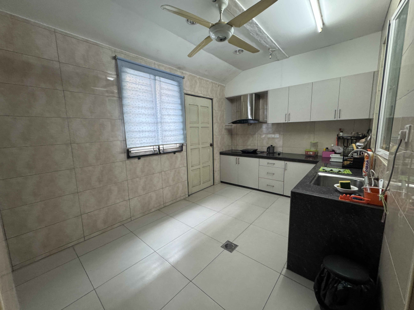 Puchong Prima 2-Sty House 20x70sf Kitchen Full Ext - photo 8
