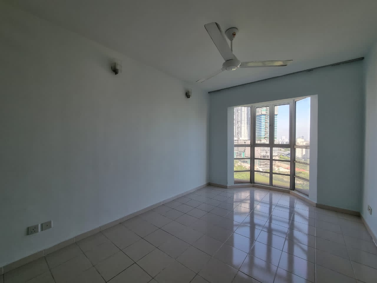 Sri Jati 2 Condo Freehold 1199sf 4room Reno High F - photo 7
