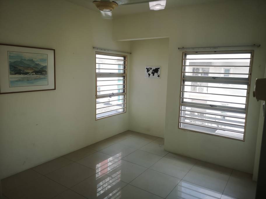 The Heron Condo 527sf 1room 1bath Partly Furnish B - photo 3