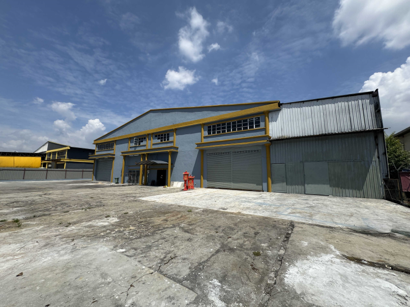 Klang Two Unit Semi-D Adjoining Factory 20ksf Jala - photo 2