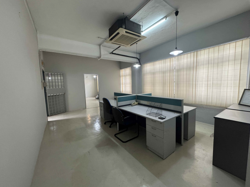 Subang Usj 9 Taipan 1st Floor Office 1750sf End Lo - photo 3