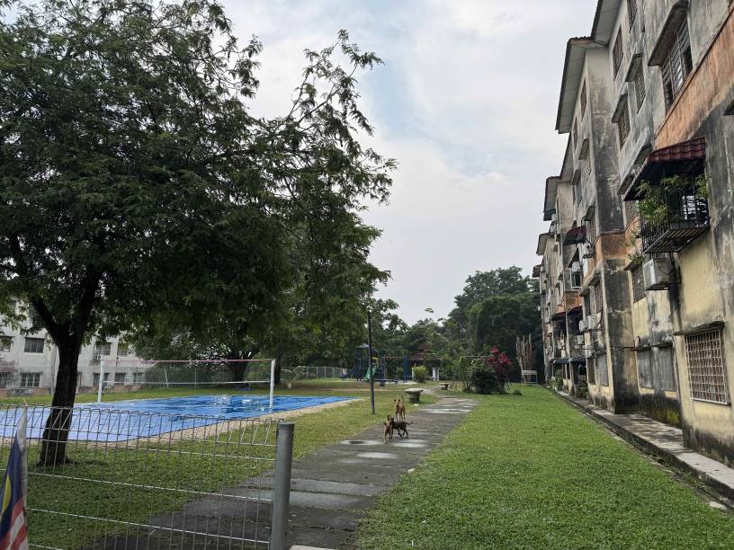 Puchong Seri Damai Flat 650sf Basic Walk Up Apt Sa - photo 3