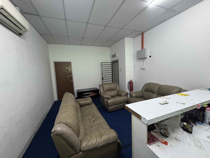3 Sty Shop Office Freehold 22x80sf Basic Tenanted - photo 4