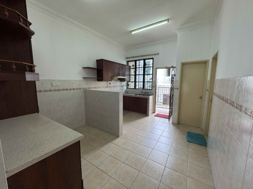 Puchong 2-Sty House 22x80sf Bandar Kinrara - photo 4