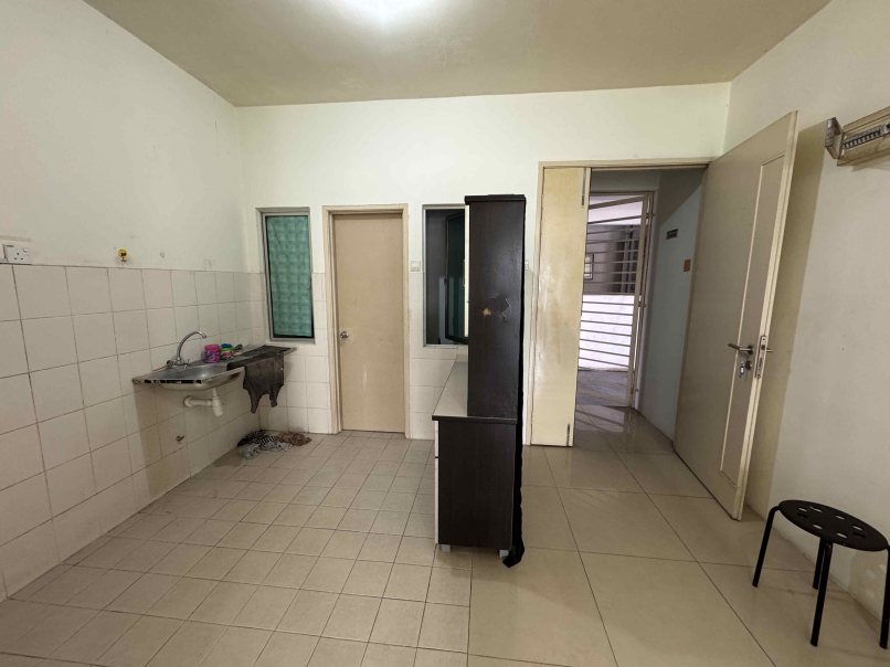 The Heron Condo 527sf 1room 1bath Partly Furnish B - photo 4