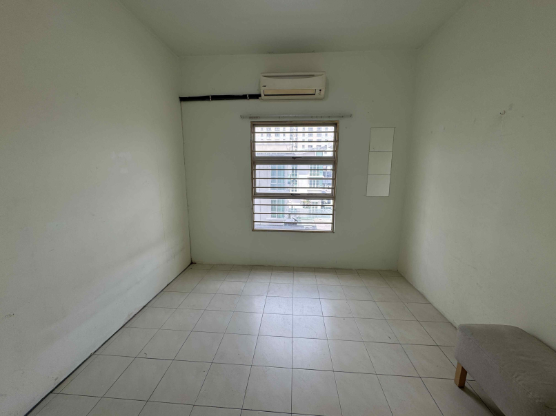 The Heron Condo 527sf 1room 1bath Partly Furnish B - photo 8