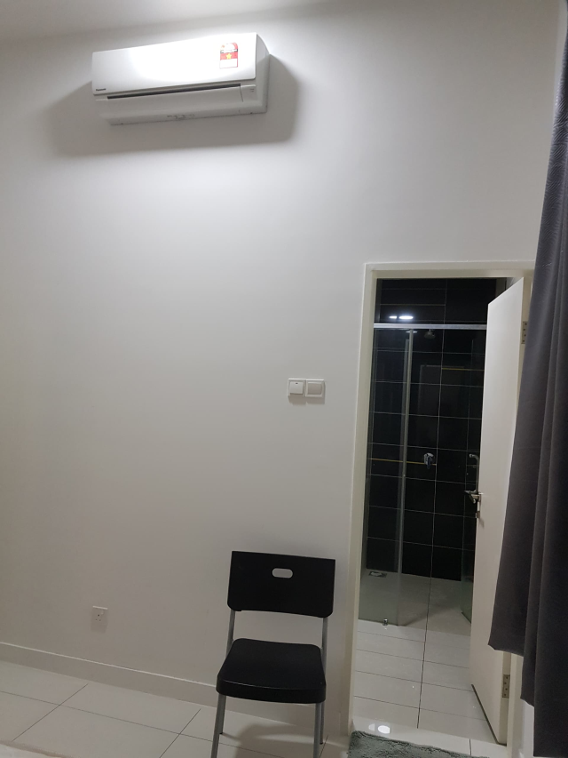 Skypod Condo Freehold 1248sf Corner 3room 3bath 3c - photo 11