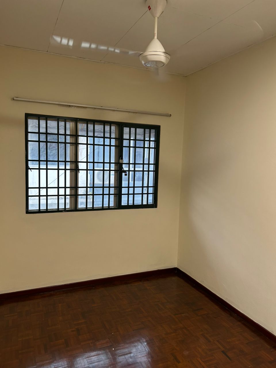 Taman Saujana Puchong 2 Storey House 22x75sf 4room - photo 11