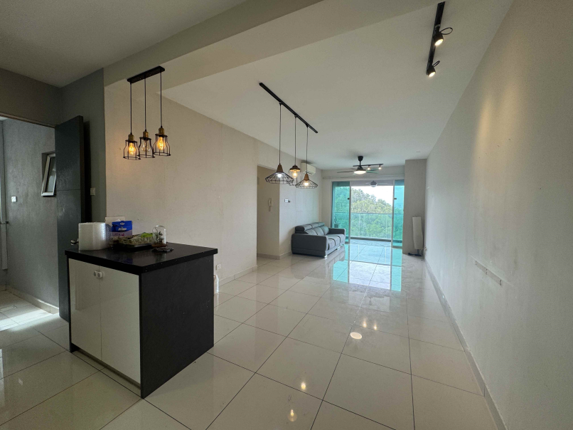 Rimba Residence 1100sf 2parking Reno Partly Furnis - photo 2