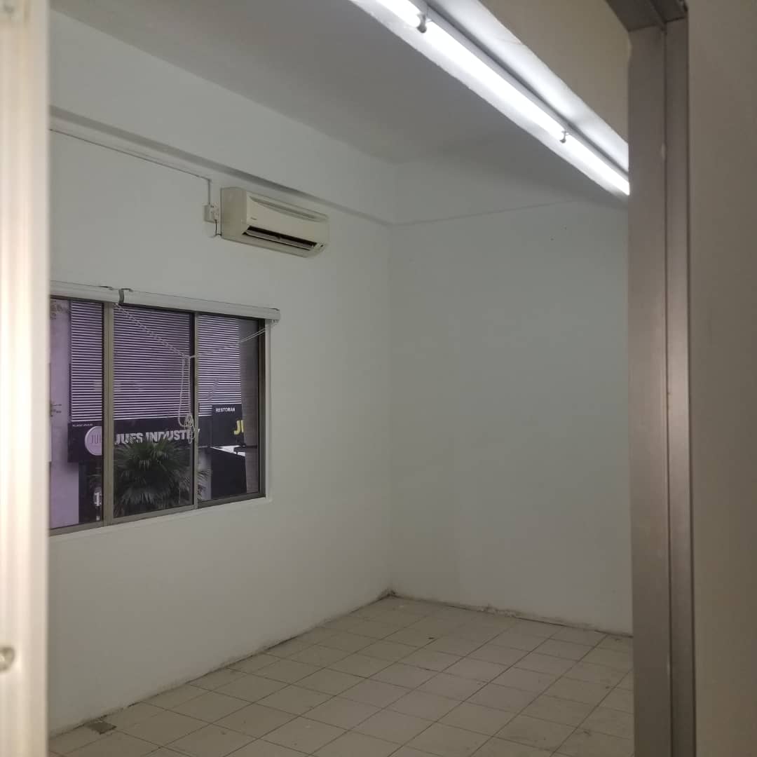 Ground Floor Shop 20x70sf Reno Sri Desa Entreprene - photo 7