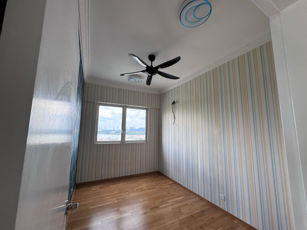 Elevia Condo 1362sf Corner 4room 3bath 2car Puchon - photo 8