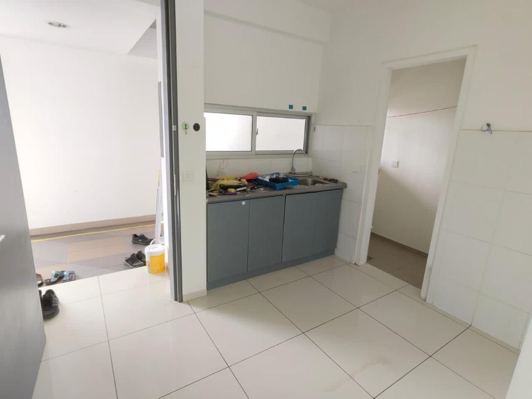 Elevia Condo 897sf 3 ...