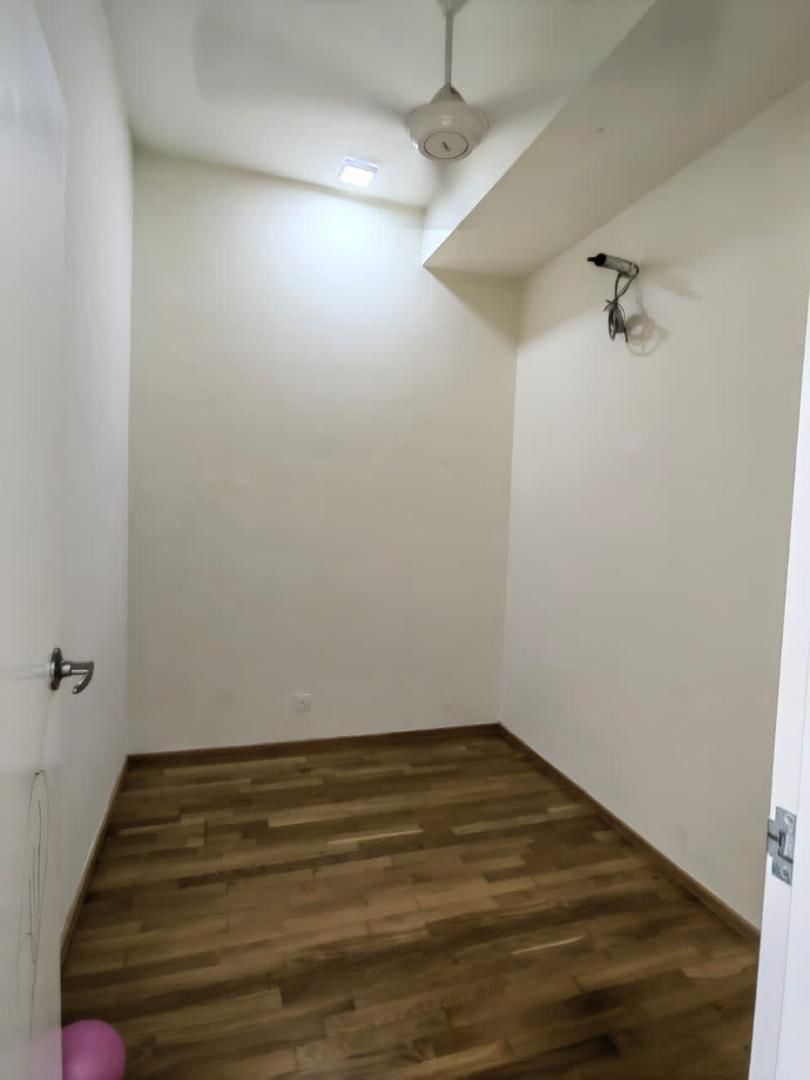 Elevia Condo 897sf 3rooms Partly Furnished Puchong - photo 4