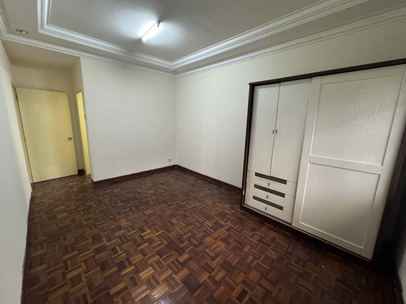 Subang Court Apt 1076sf 3rrom 1parking Reno Furnis - photo 7