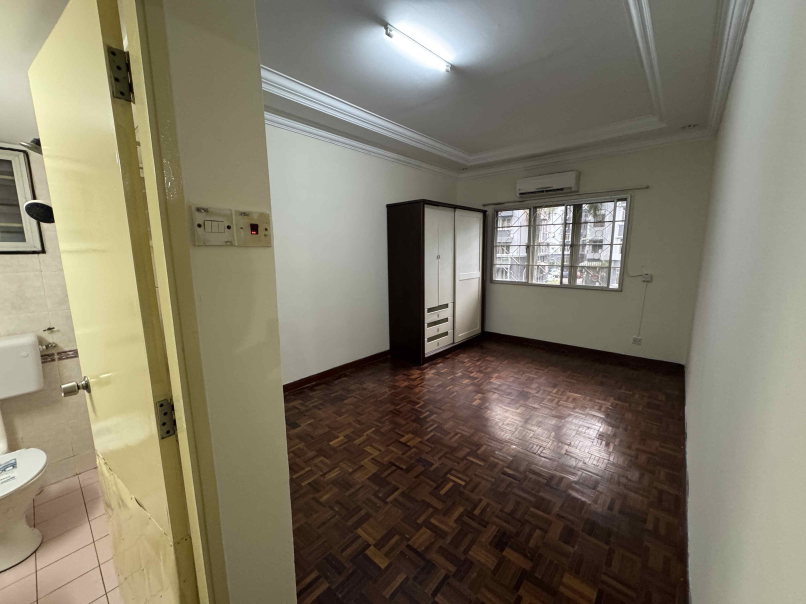 Subang Court Apt 1076sf 3rrom 1parking Reno Furnis - photo 8