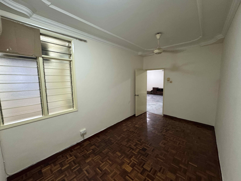 Subang Court Apt 1076sf 3rrom 1parking Reno Furnis - photo 10