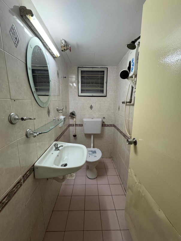 Subang Court Apt 1076sf 3rrom 1parking Reno Furnis - photo 13