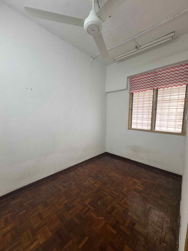Perdana Court Apt with Lift 818sf Corner Partly Fu - photo 11