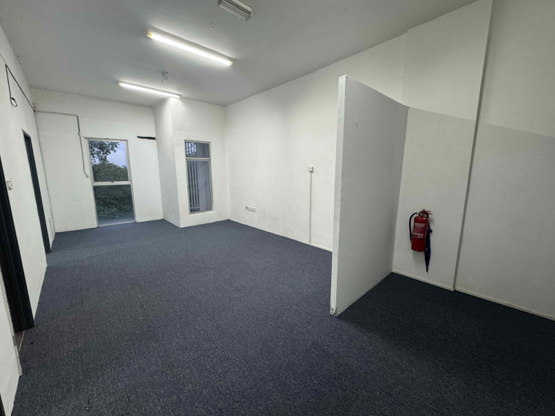 Puchong Prima Bizwalk Office 820 Renovated with li - photo 2