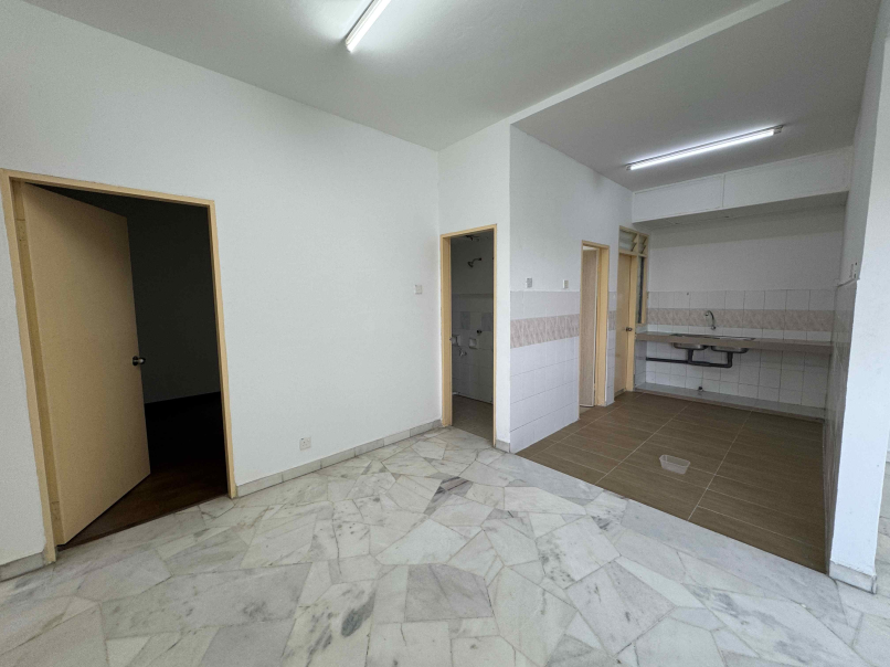 Fairville Apartment 850sf 3room 1car no lift 4th f - photo 3
