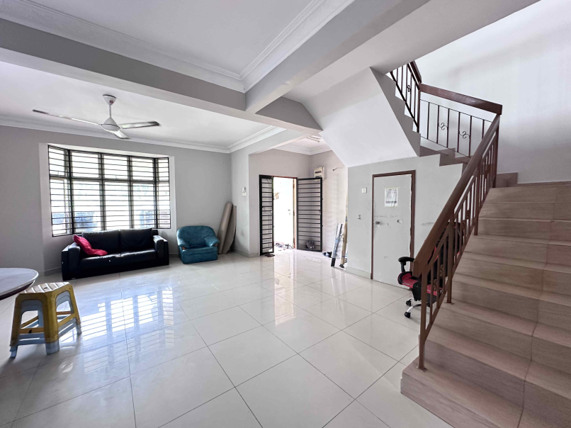 Puchong Utama 2 Storey End Lot House 22x75sf Basic - photo 8