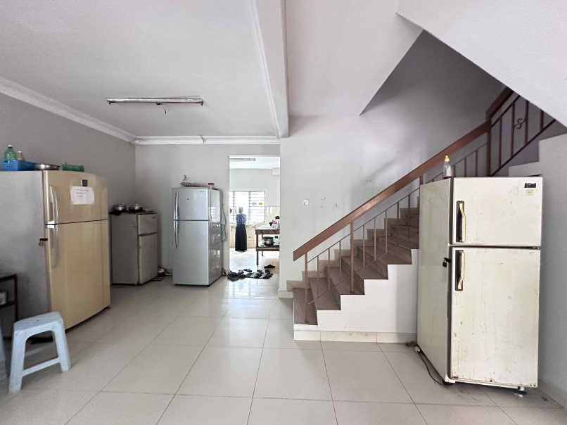 Puchong Utama 2 Storey End Lot House 22x75sf Basic - photo 3