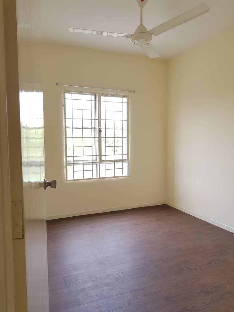 D Kiara Apt 900sf Level 4 with Lift Facing Field P - photo 3
