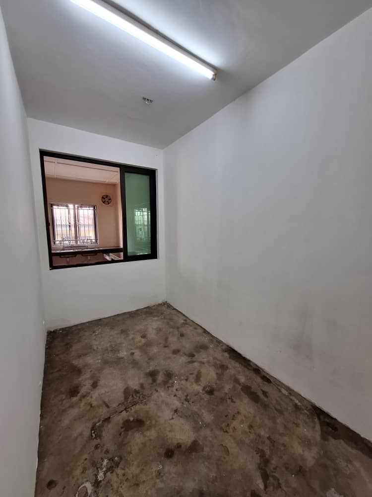 Taman Saujana Puchong 2 Storey House 18x65sf 4room - photo 7