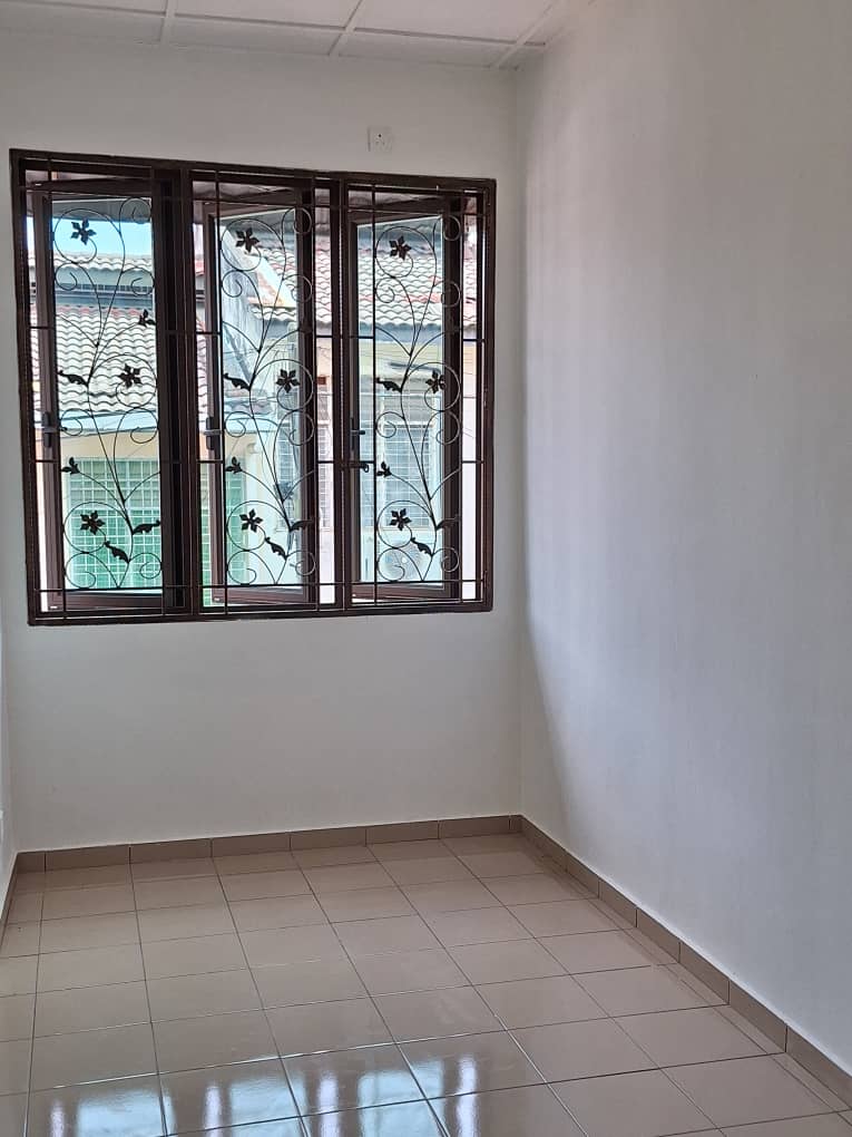 Taman Saujana Puchong 2 Storey House 18x65sf 4room - photo 8