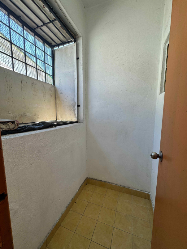 Taman Saujana Puchong Walk Up Apt 710sf 3room Top - photo 7