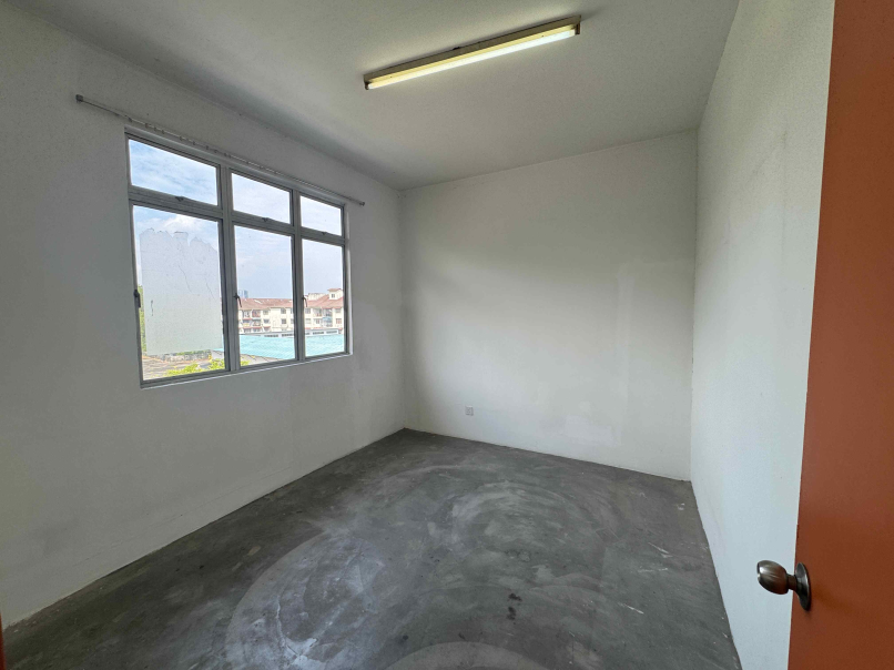 Taman Saujana Puchong Walk Up Apt 710sf 3room Top - photo 8