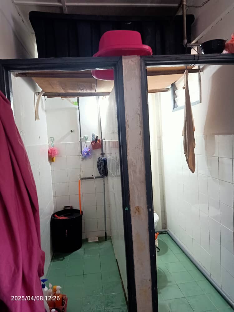 Puchong Seri Damai Flat 650sf Top Floor No Lift Sa - photo 7