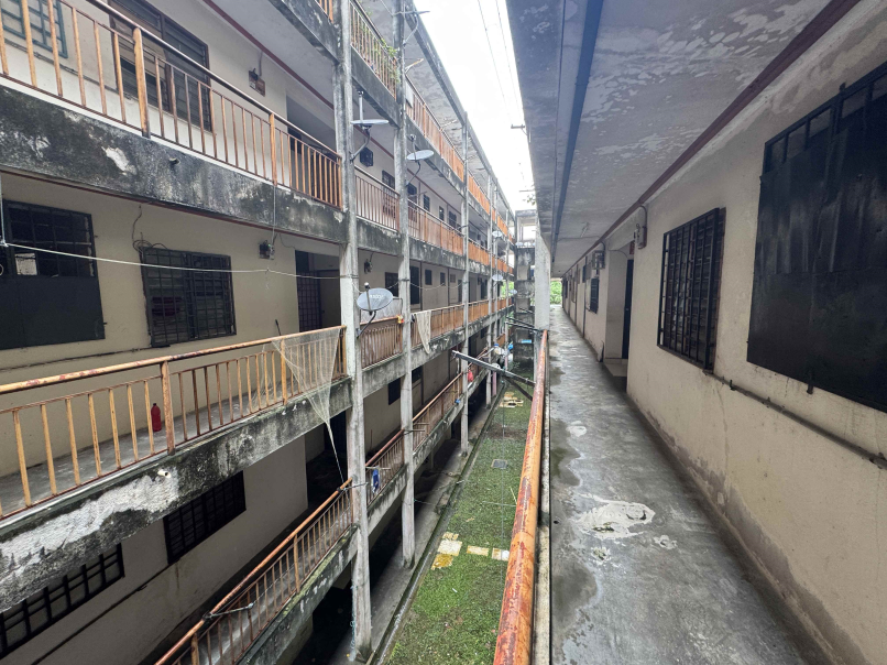 Puchong Seri Damai Flat 650sf Top Floor No Lift Sa - photo 11