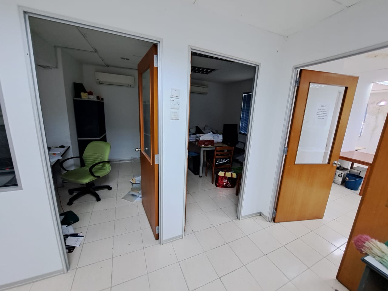 Taman Tan Yew Lai 1050sf Office Top Floor No Lift - photo 2