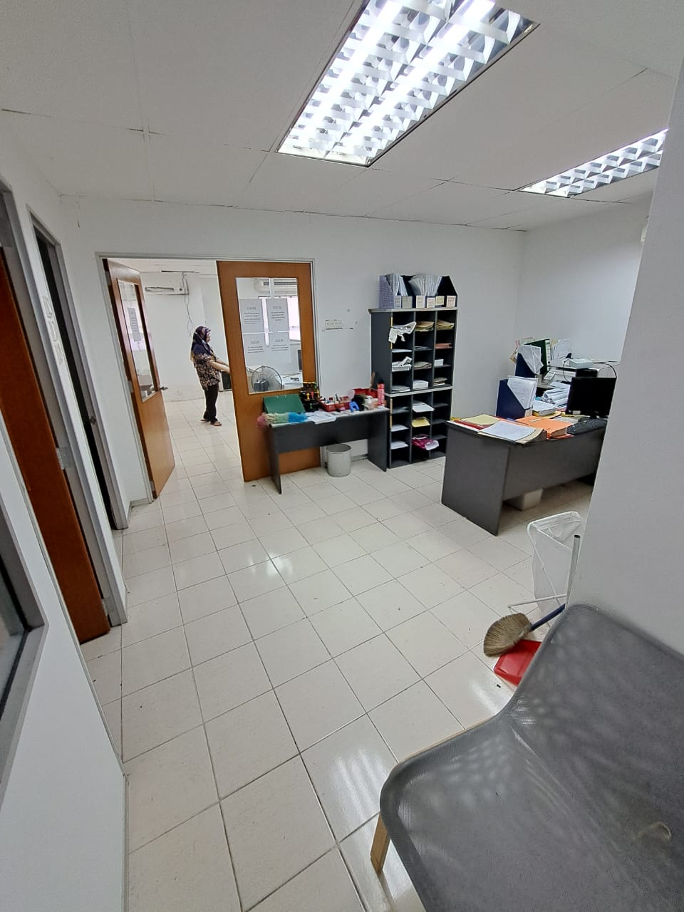 Taman Tan Yew Lai 1050sf Office Top Floor No Lift - photo 4