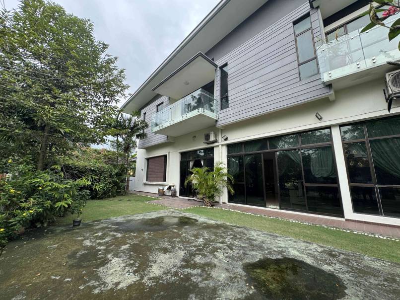 2 Storey Bungalow House 7100sf 6rooms Glenmarie Co - photo 3