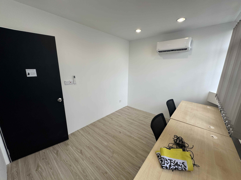 Puchong Jaya 2nd Floor Office Rooms 210sf with Win - photo 2