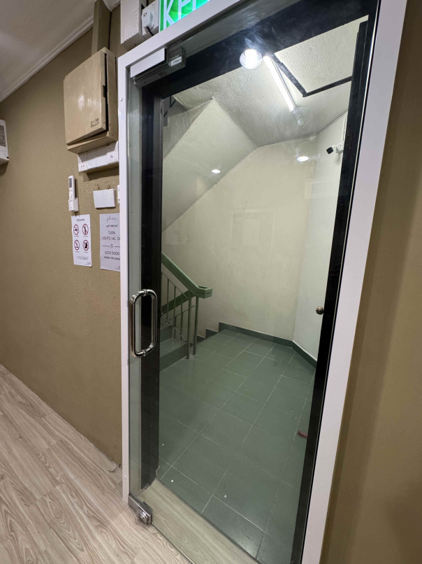 Puchong Jaya 2nd Floor Office Rooms 210sf with Win - photo 8